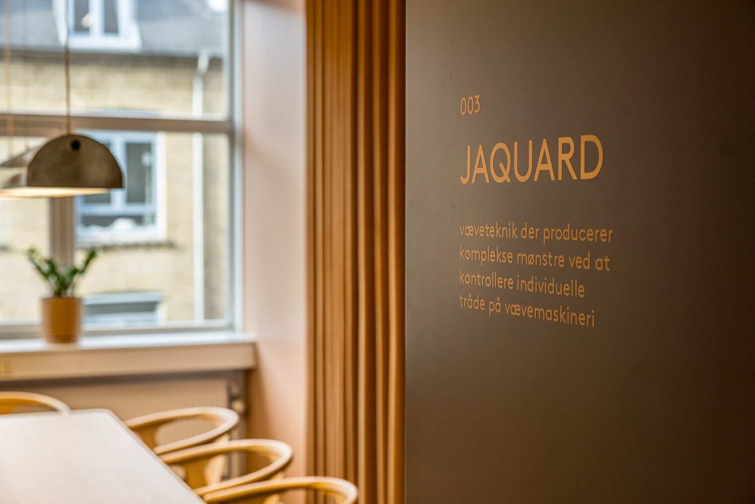 4_gardinfabrikken-inventar-ultima-k-9